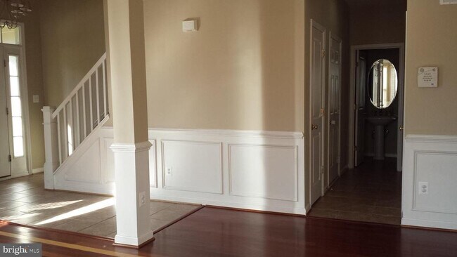 Foto del edificio - 9300 Warren Falls Ln