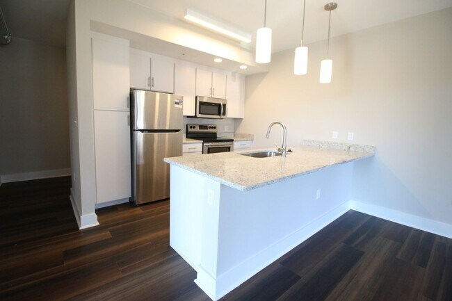 Interior Photo - Main2525