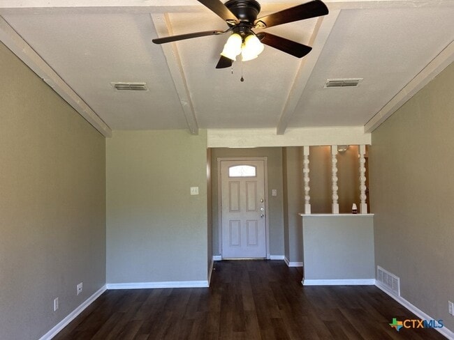 Foto del edificio - 1202 Alta Mira Dr