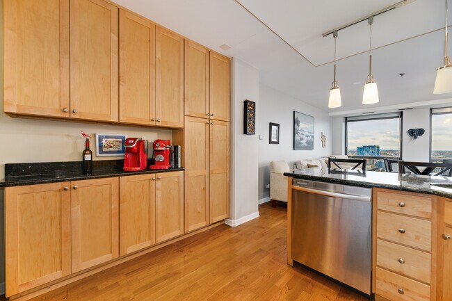 Foto del edificio - 1212 N Wells St