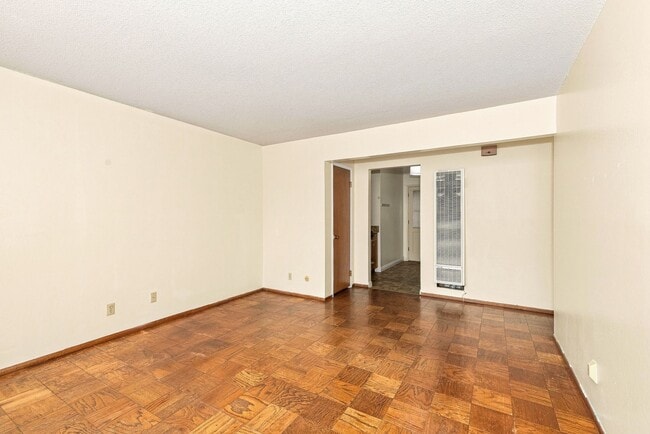 Building Photo - 2727 McGee Ave