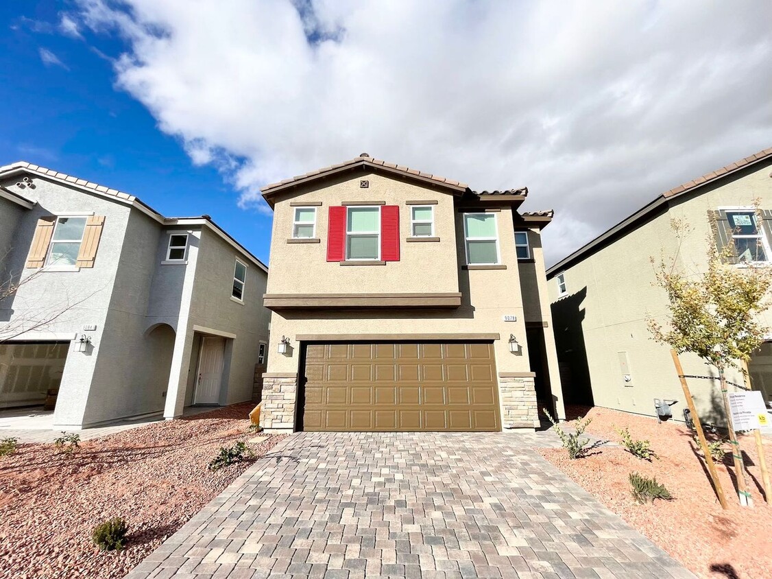 Primary Photo - New construction single-family house