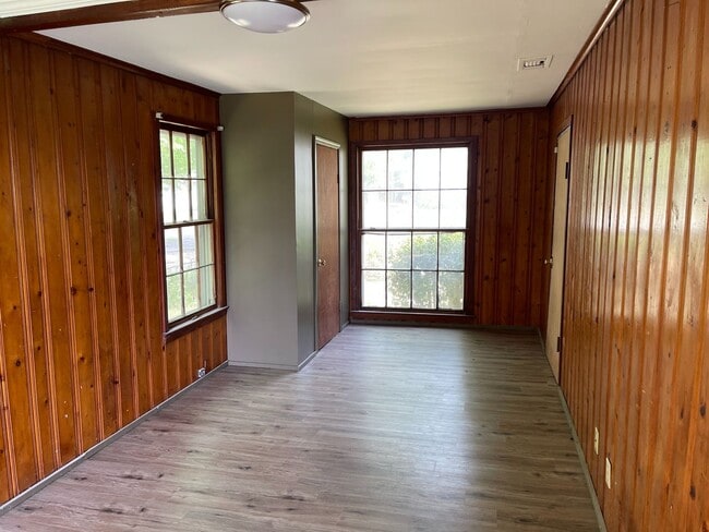 Building Photo - 2741 Essex St