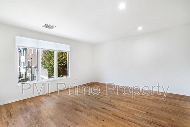 Foto del edificio - 92 E Blackwell St