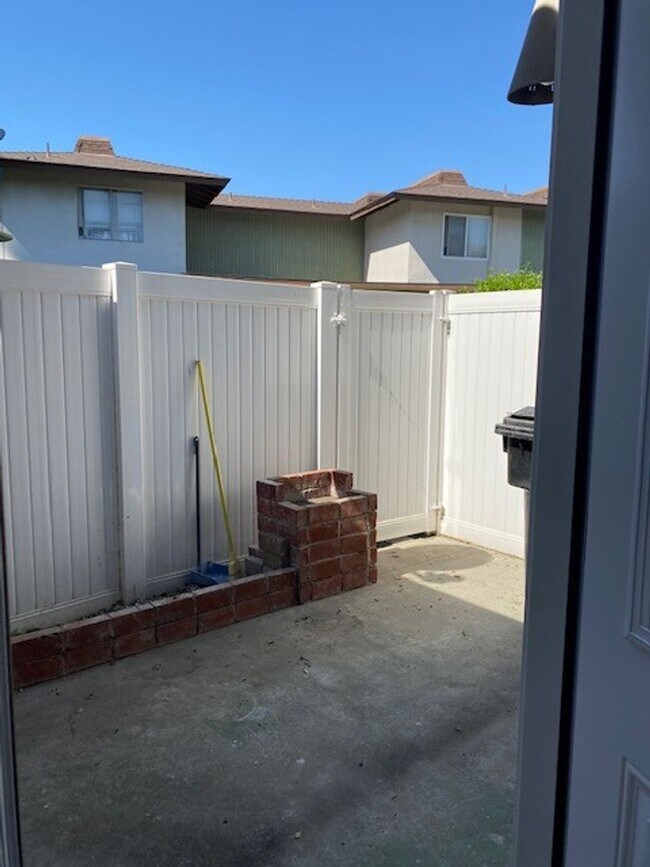 Foto del edificio - Cypress Townhome totally Remodeled!