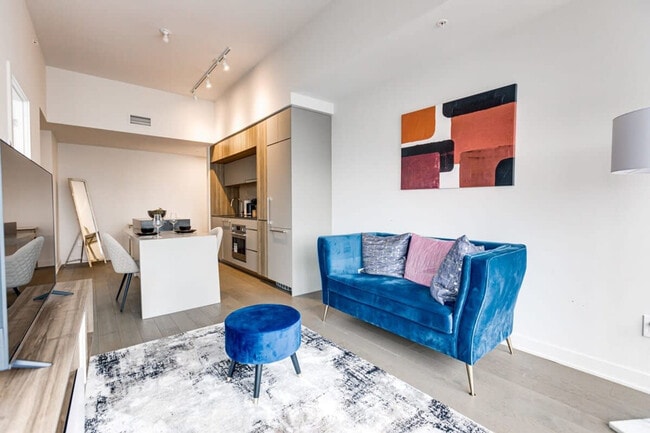 Building Photo - 1130 Rue Saint-Antoine O