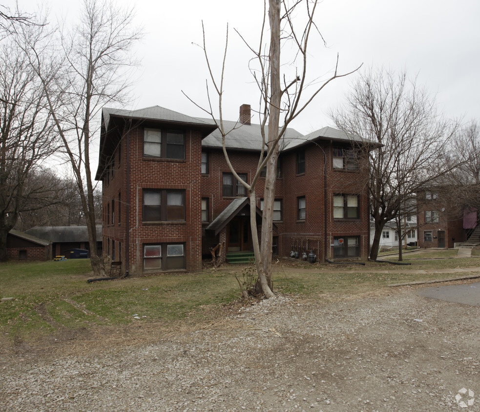 Building Photo - 526 48th St