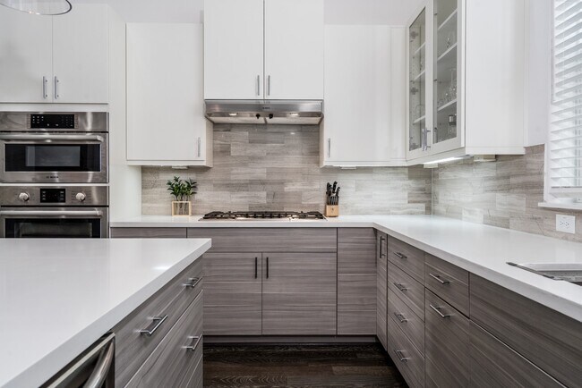 Foto del edificio - 2312 Hutchins St