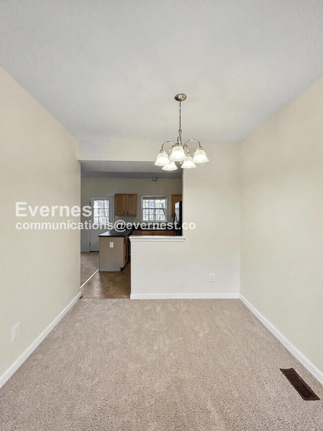 Foto del edificio - 8726 Springwater Dr