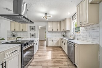 Building Photo - 10622 Inwood Dr