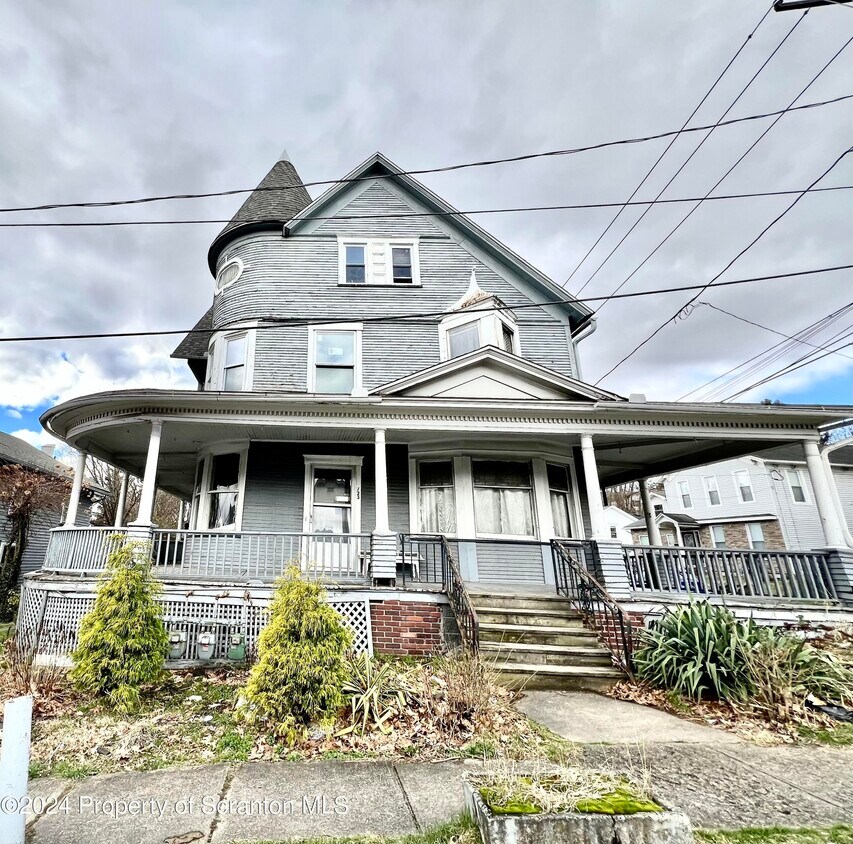123 Oak St, Scranton, PA 18508 Room for Rent in Scranton, PA