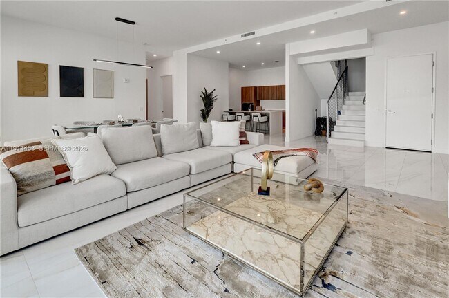 Foto del edificio - 17550 Collins Ave