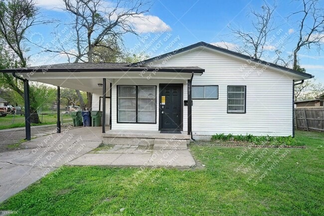 Building Photo - 3 br, 1 bath House - 701 Alto Dr