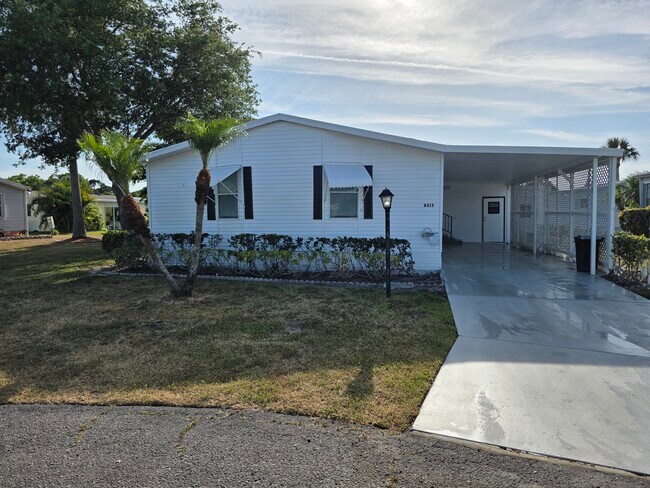 Building Photo - 8513 Redbay Ct
