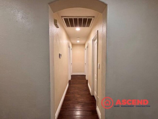 Building Photo - Beautiful NW Bakersfield Home | Cul-de-Sac Living + Solar