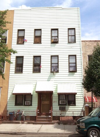Primary Photo - 170 Stockholm St