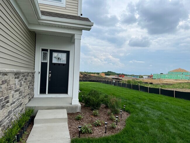 Building Photo - 25605 SpringView Dr