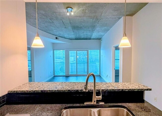 Foto del edificio - 250 Pharr Rd NE