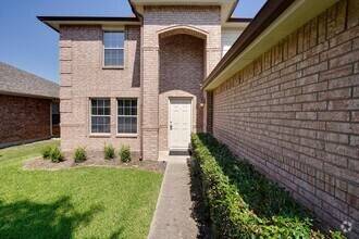 Building Photo - 1022 Churchill Dr