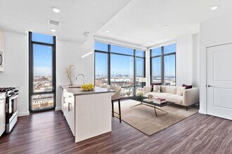 Building Photo - 3 W 46th St
