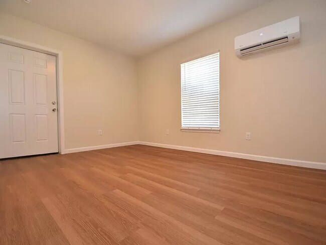 Building Photo - 1420 Union Avenue, Unit 2