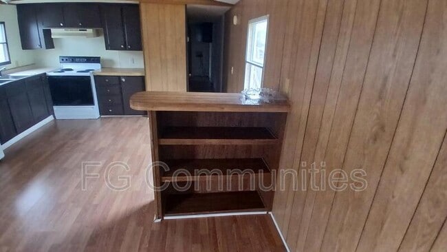 Building Photo - 2155 White Pine M H P Rd