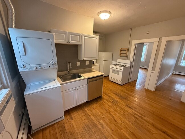 Photo - 150 Fifth Unit 2 Apartment