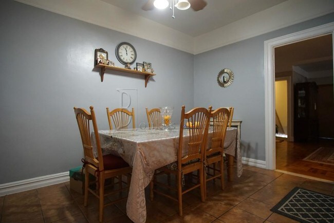 Building Photo - 3233 Corlear Ave