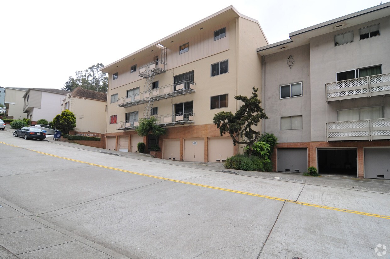 Foto del edificio - 405 Warren Dr