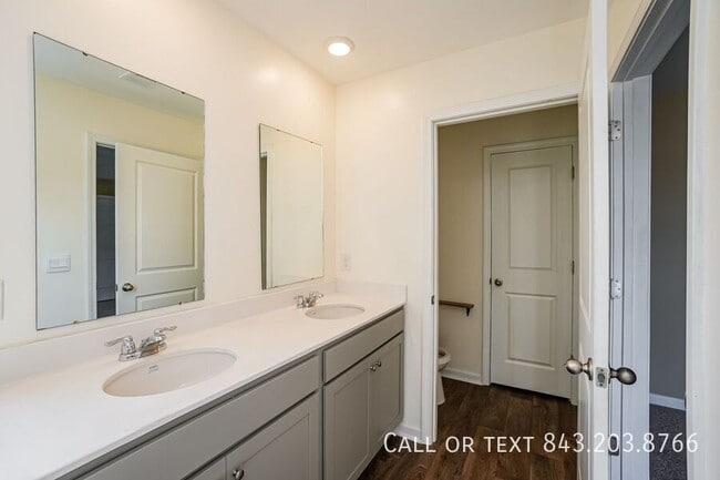 Building Photo - 472 Cedarview Rd