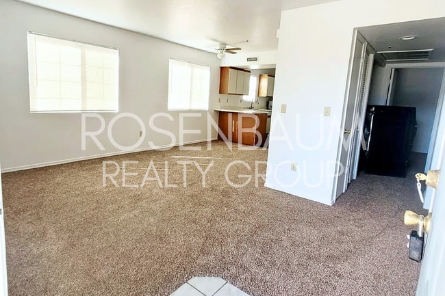 Building Photo - Charming 2-bedrooms, 1-bath downstairs 4-p...