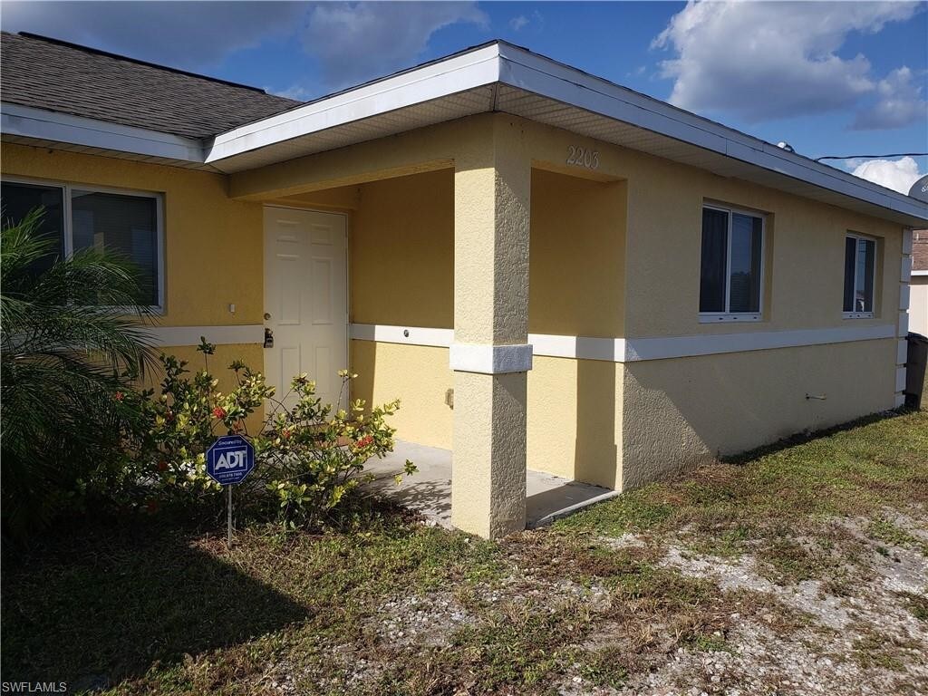 2203 Daniel Ave N, Lehigh Acres, FL 33971 Townhome Rentals in Lehigh