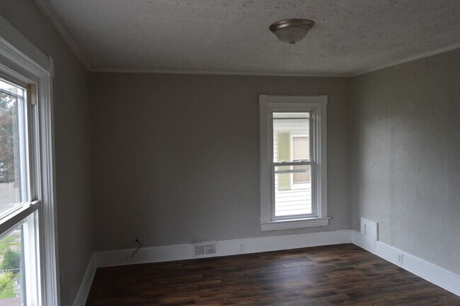 Foto del edificio - 3 br, 1.5 bath House - 704 Clover st