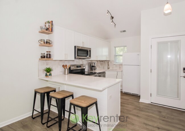 Foto del edificio - Beautiful Townhome - 2 Br/2 Bath, Pet-Friendly. Just minutes from The Pointe in Wilmington!