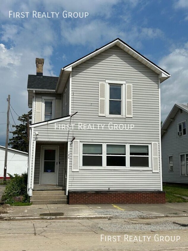 Primary Photo - 3 Bedroom 1 Bath home for rent in Franklin...