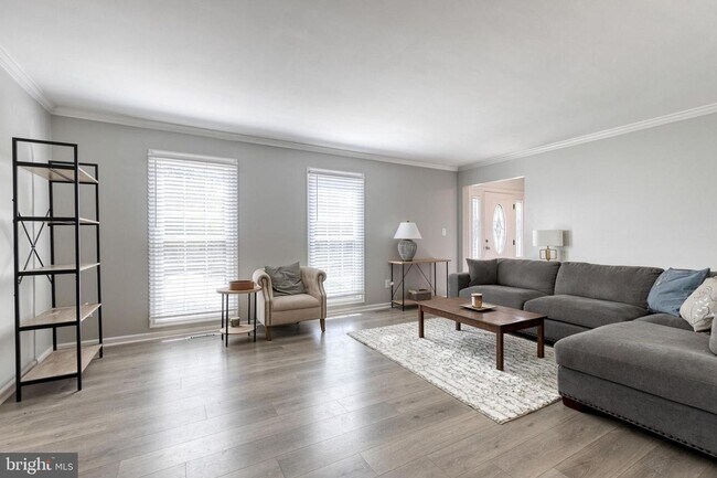 Foto del edificio - Welcome to 7904 Severn Hills Way! A 3bd 2....