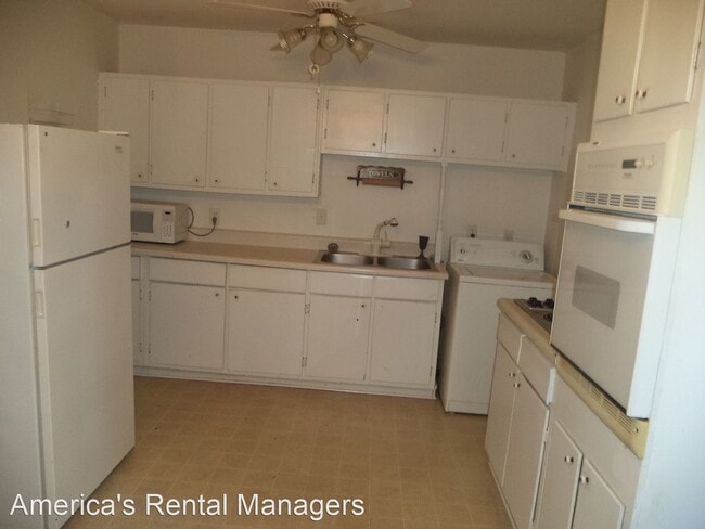 Building Photo - 3 br, 1 bath House - 2173 Chapel Hill Road