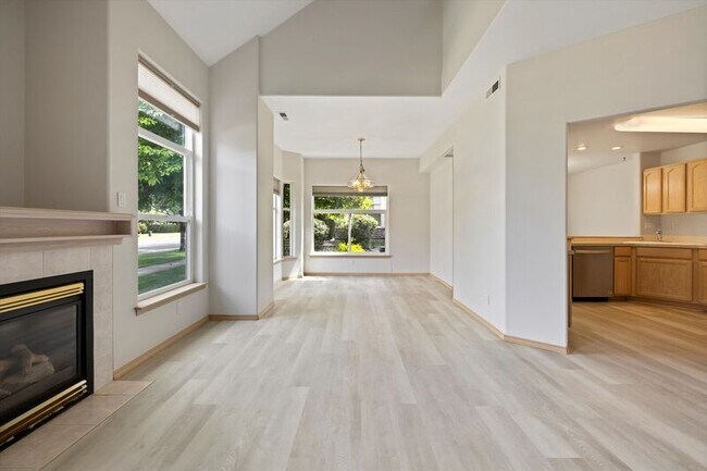 Foto del edificio - 423 Columbia Point Dr