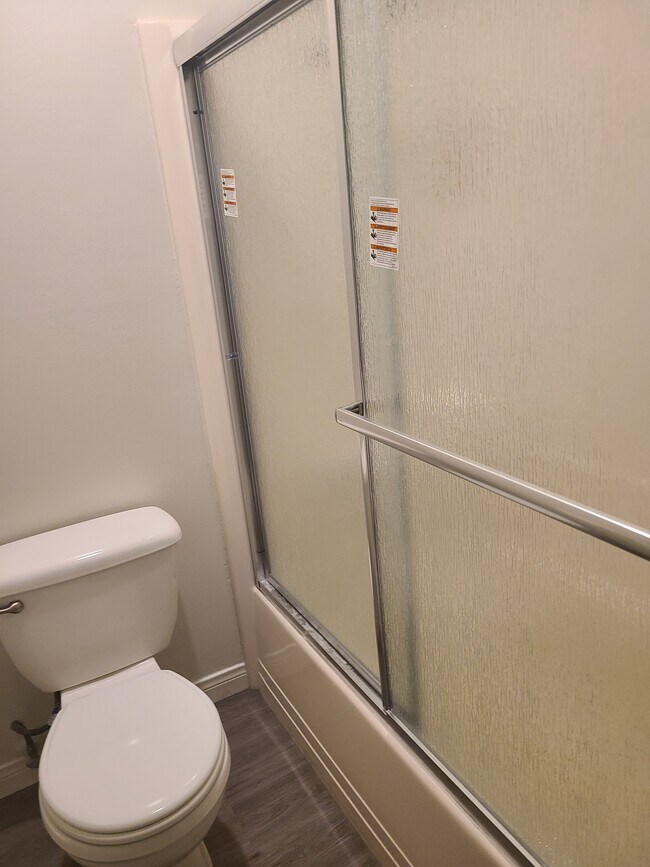 Bathroom - 23125 Madison St