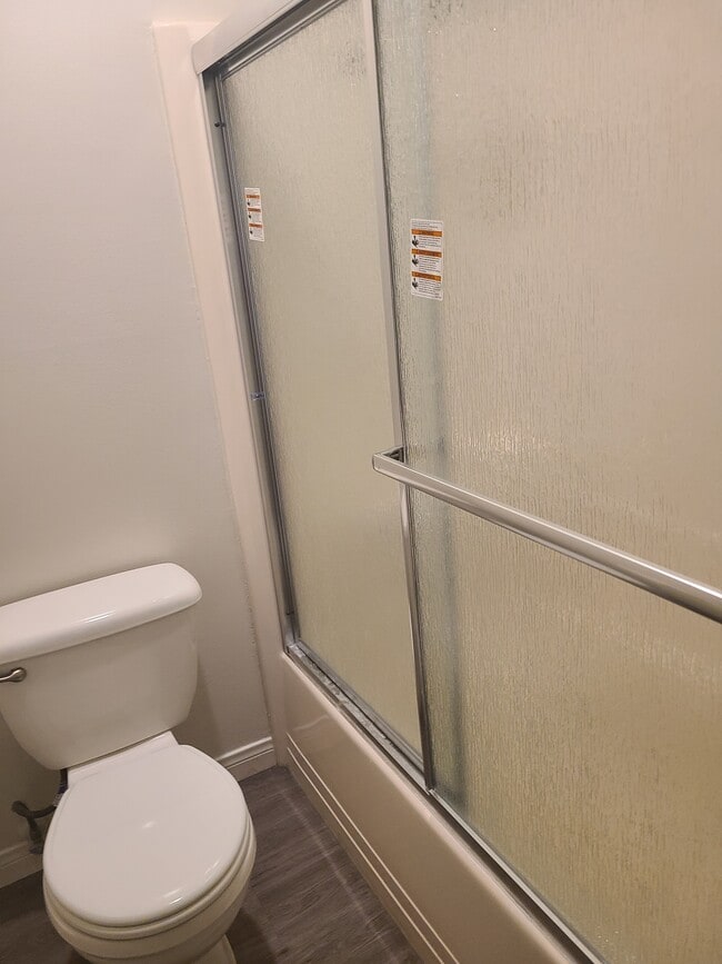 Bathroom - 23125 Madison St