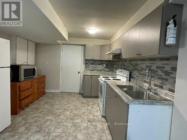 Building Photo - 42 Lavallee Cres