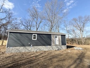 Building Photo - 719 Peyton Rd