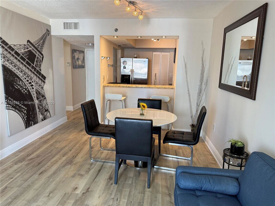 Foto principal - 850 N Miami Ave