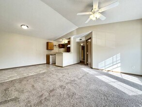 Interior Photo - Briarwood II