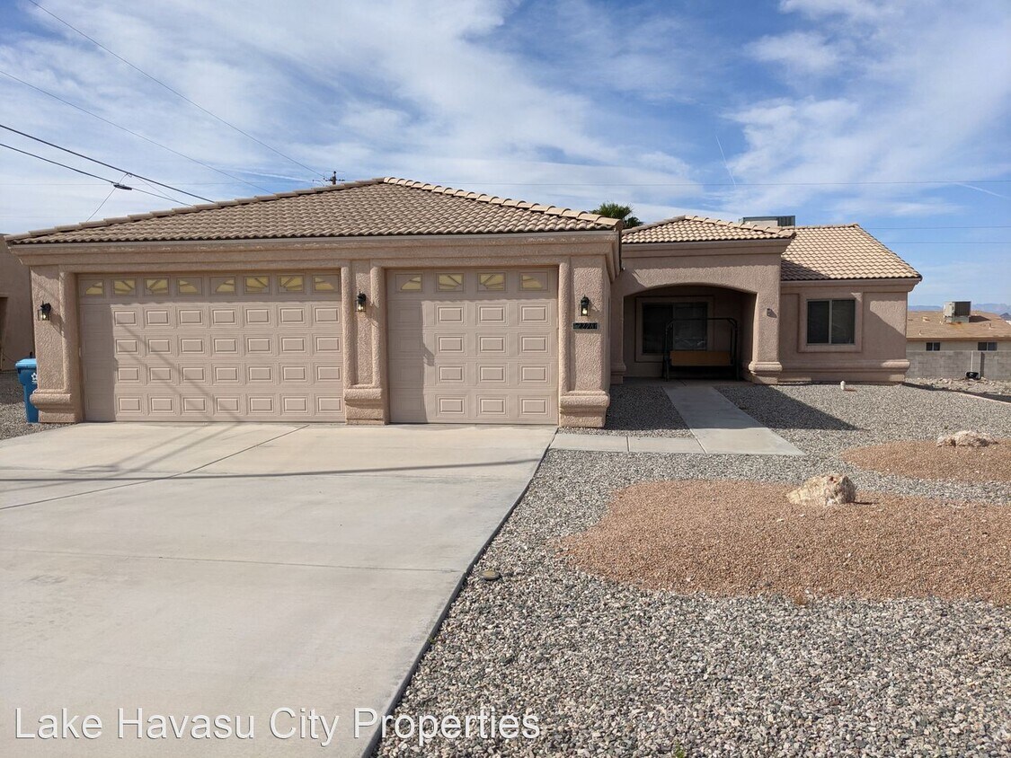 Foto principal - 3 br, 2 bath House - 2278 Holly Ave