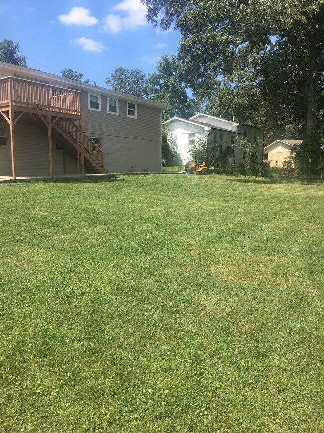 Building Photo - 98 Joan Dr