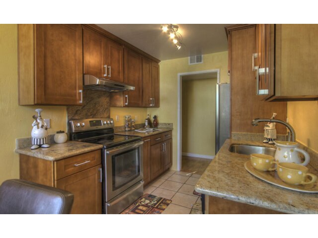 Building Photo - 183 Del Medio Ave