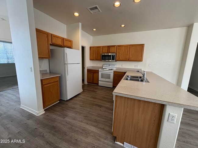 Building Photo - 1707 Arroyo Seco
