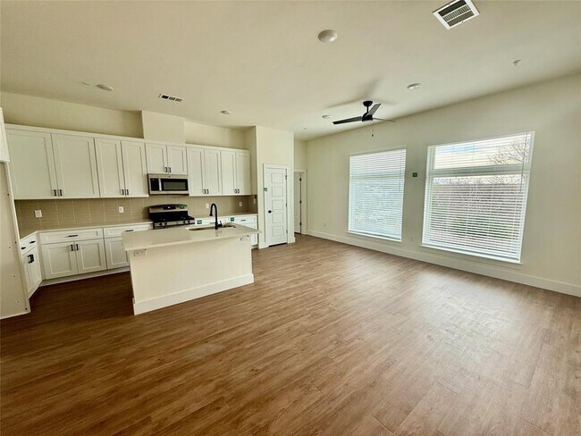 Foto del edificio - 1811 Webberville Rd