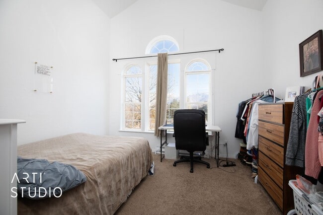 Foto del edificio - Coming Soon! Cute and Cozy 2 bed / 1 bath ...